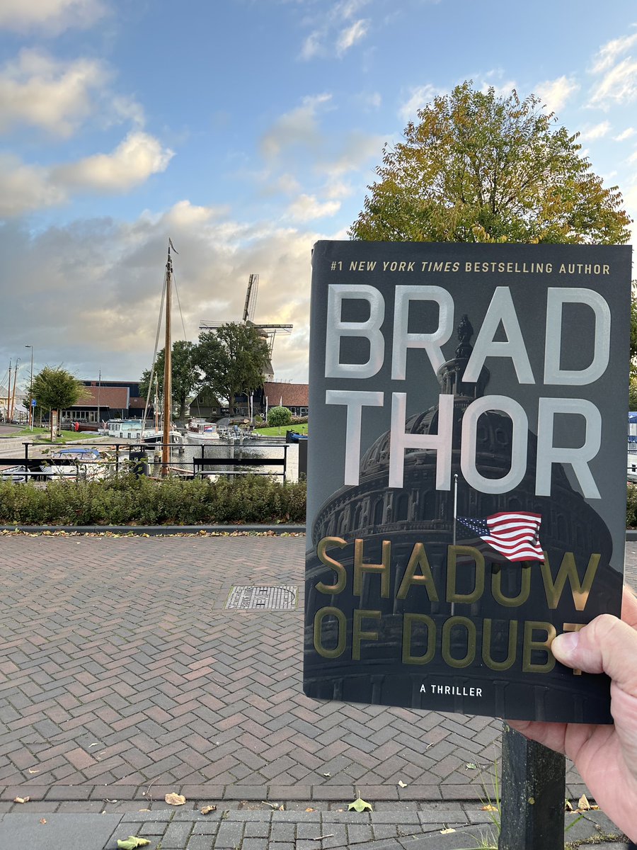pimvanofferen's tweet image. Scot Harvath landed in the Netherlands. Some books you gotta have in hardcover, even when you’ve already read them in another format. Highly recommend! ⭐️⭐️⭐️⭐️⭐️@BradThor #scotharvath #bradthor #pimvanofferen