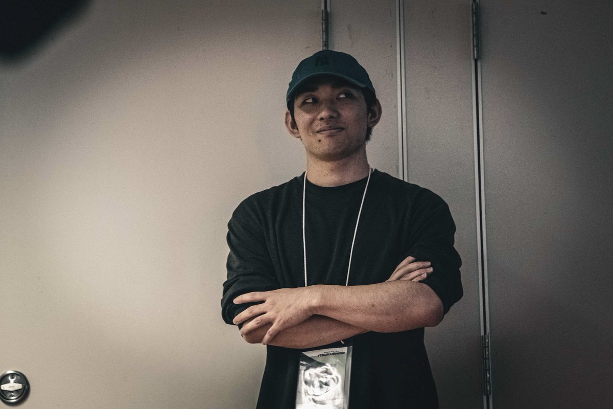 I'm opting in for <a href="/theTHRONEgg/">The Throne</a>!

Like and retweet this to nominate me for a chance to #TakeTheThroneII 👑