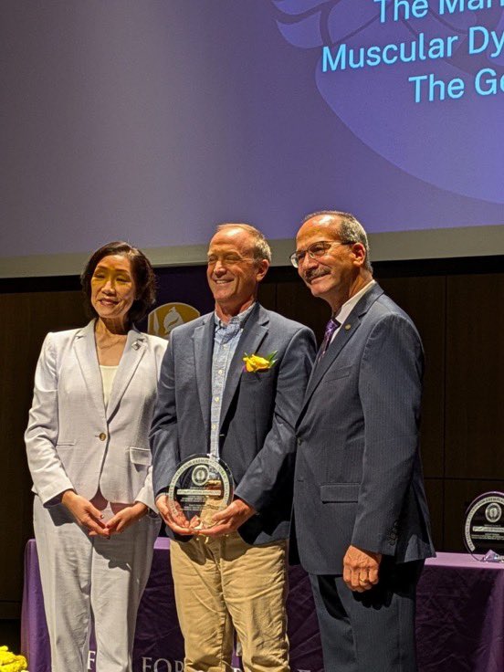 BerglundLab's tweet image. Congratulations to our mentor Dr. Andy Berglund and Dr. John Cleary on receiving the UAlbany President&apos;s Awards for Exemplary Public Engagement for their work as the New York Myotonic Dystrophy Center!

@ualbany 
@TheRNAInstitute 
@MyotonicStrong