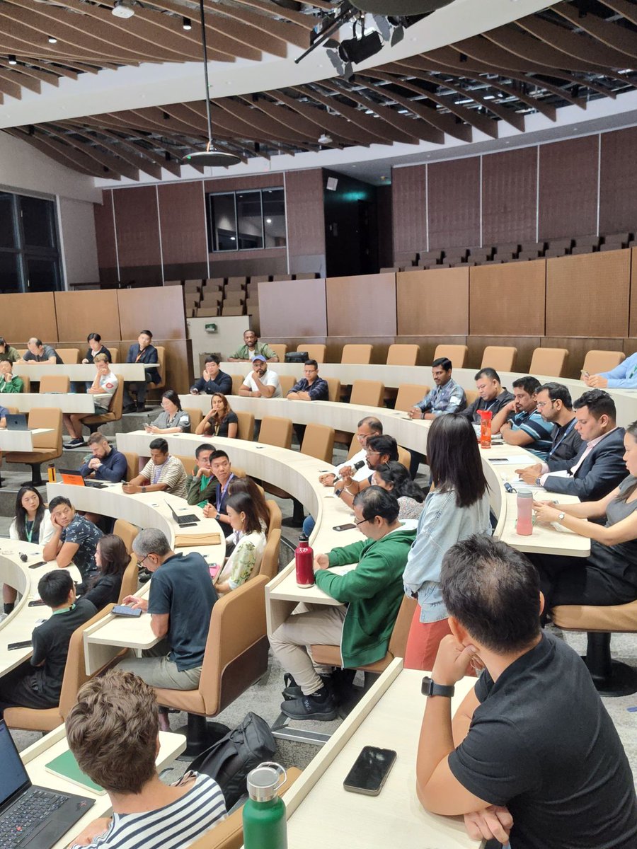 JLLSpark's tweet image. JLL Spark Managing Partner @trajsingh recently attended a fireside chat at the @INSEAD Asia Campus to discuss:
→ The history of JLL Spark
→ JLL Spark compared to other traditional Venture Capitals
→ Future of #PropTech