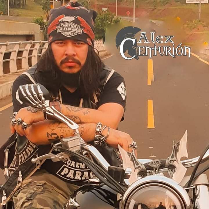 Hoy esta de cumpleaños el querido Alex Centurión, Conductor del Programa Dr. Rock 

LARGA VIDA CON MUCHO ROCK'N'ROLL ESTIMADO DR. 🤘🍻