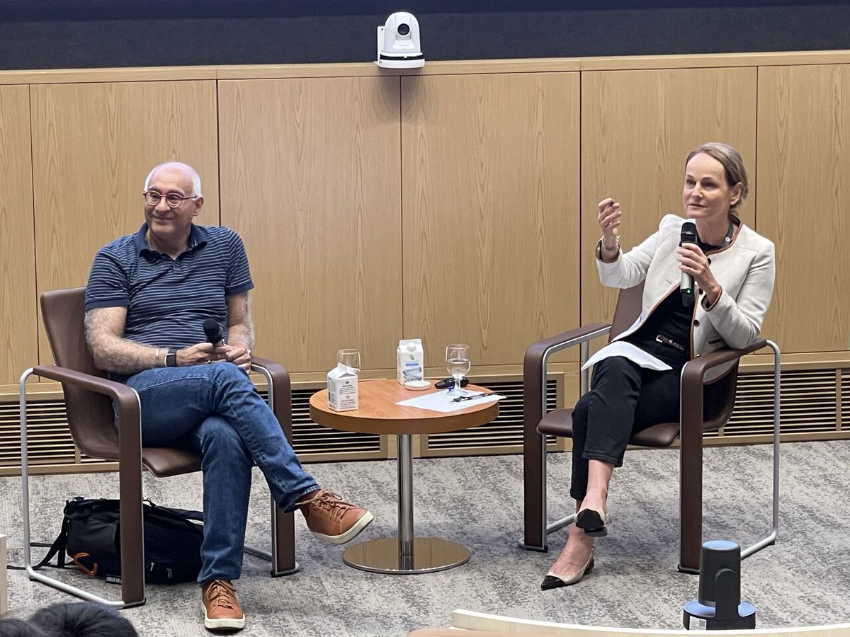 JLLSpark's tweet image. JLL Spark Managing Partner @trajsingh recently attended a fireside chat at the @INSEAD Asia Campus to discuss:
→ The history of JLL Spark
→ JLL Spark compared to other traditional Venture Capitals
→ Future of #PropTech