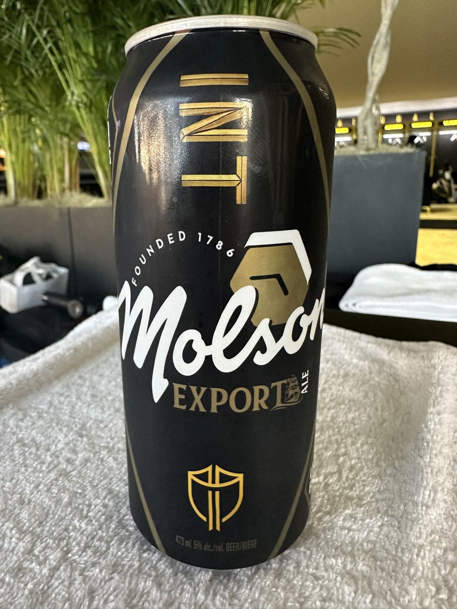 Coach_Davies's tweet image. Special #molson for the International Team at the Presidents Cup in Montreal.  Weekend just got a little spicy.

#pgatour #teamInt #PresidentsCup
