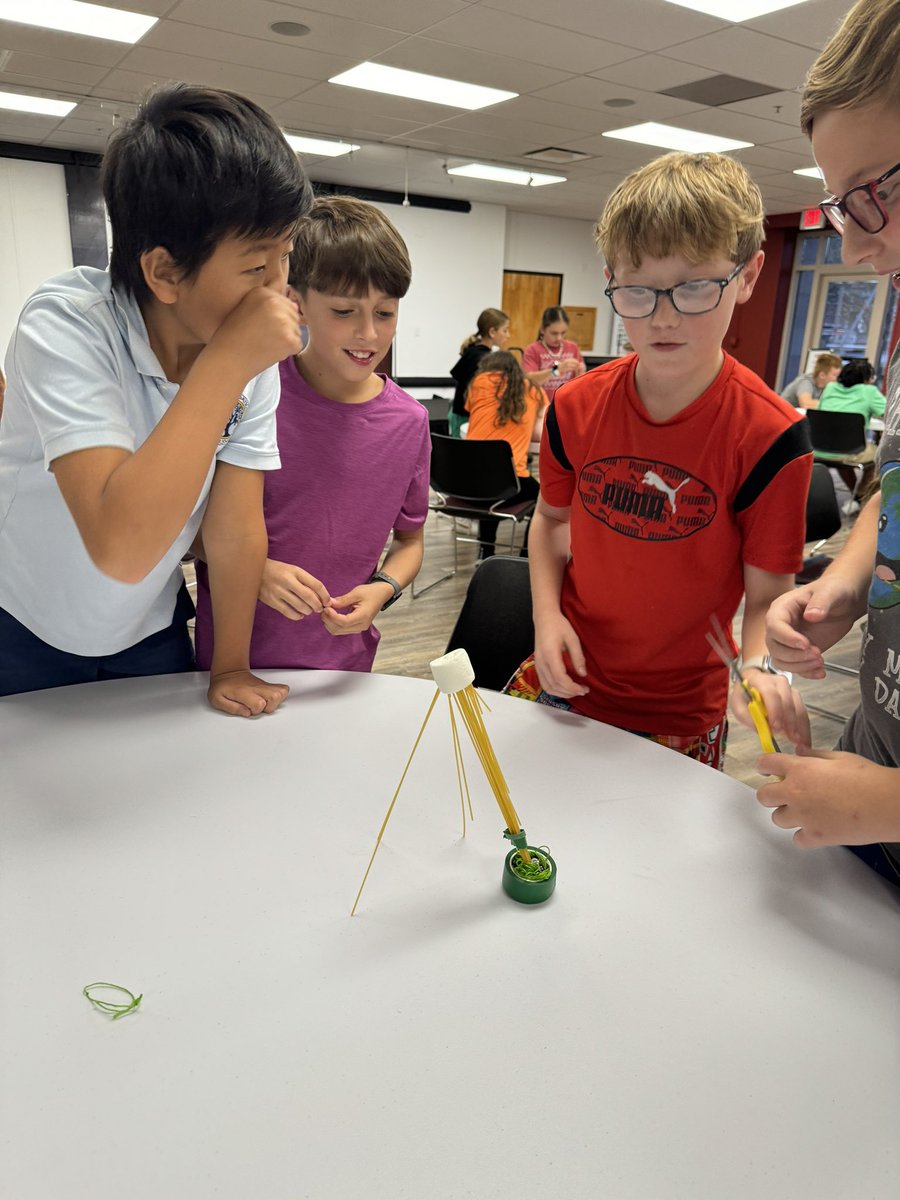 We had a blast hosting students from Wheeling Country Day School at the College! Our Education program students led a fun learning activity, and Dr. Mosser was thrilled to meet some future Thundering Chickens! ⚡️🐣 ✨#Community #FutureLeaders #Education