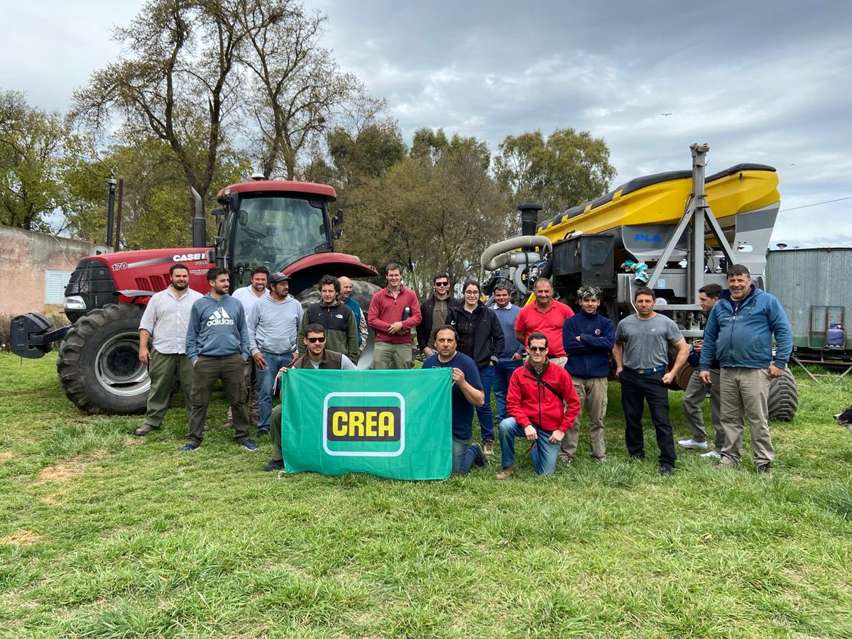 franco_uris's tweet photo. Junto al CREA LAMADRID realizamos la capacitación de regulación de sembradoras de gruesa junto a @mecatech_ag.
Tratamos la regulación de los puntos críticos de la sembradora y parámetros de control de la calidad de siembra. Capacitación completa para técnicos y maquinistas. https://t.co/v8OG9sl2jt