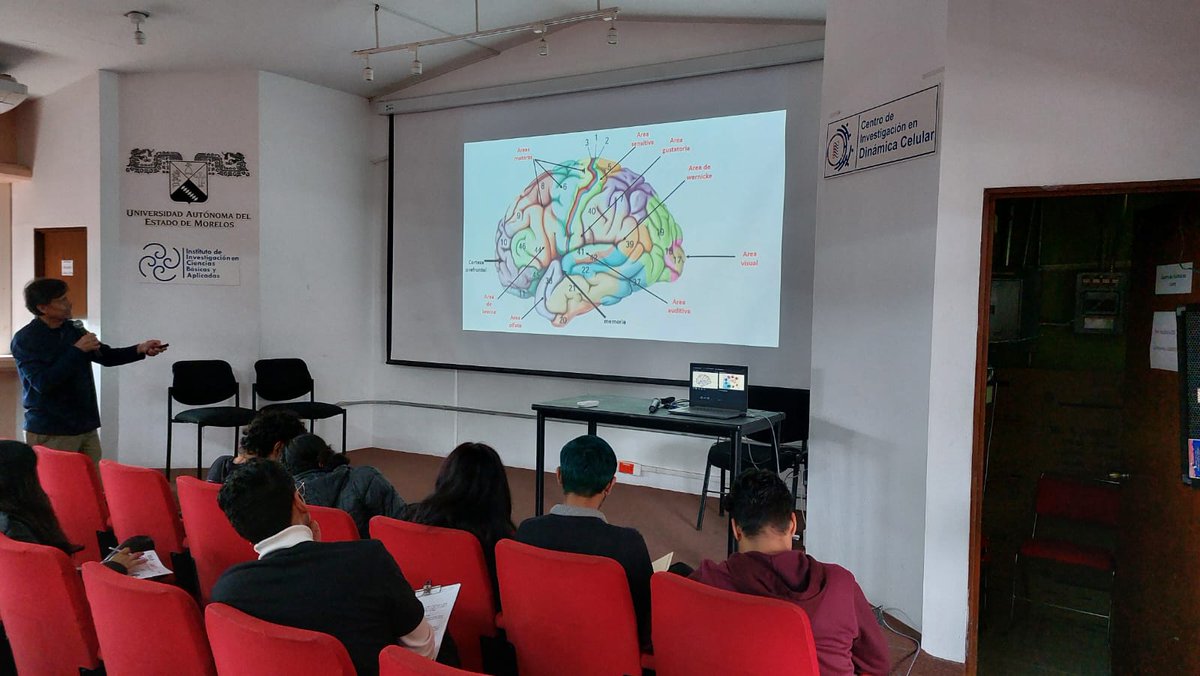 uaemorelos's tweet image. 👩‍⚕️ En la Feria de la Salud del #CIDC de la #UAEM se impartieron conferencias sobre VPH, diabetes e hipertensión. También la Cruz Roja ofreció una capacitación en RCP. ¡Gracias a nuestros estudiantes por promover el bienestar en la comunidad! 🌿 #SaludUAEM #Prevención #CruzRoja