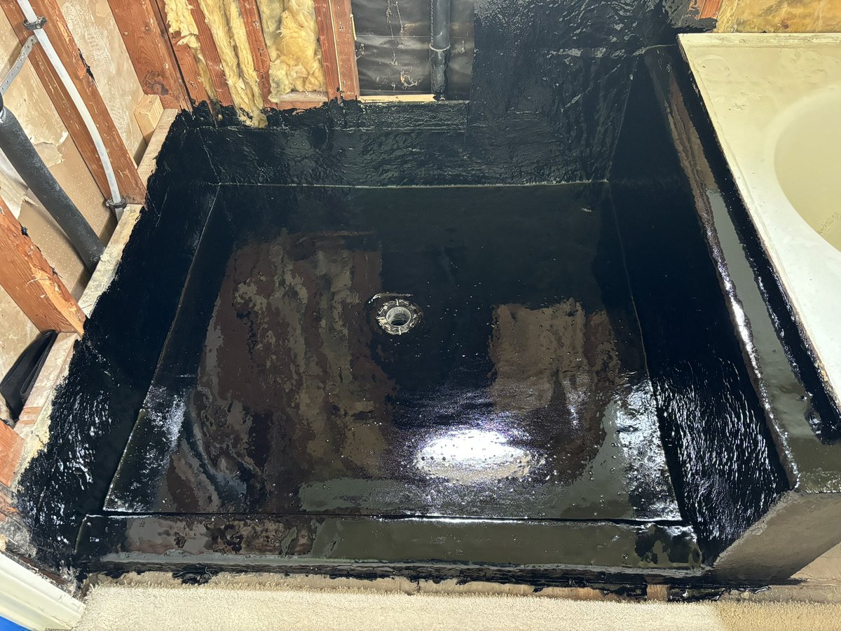 LevelUpSDLFG's tweet photo. It’s Hot Mopping day! Three layers of roofing felt smothered with 450-500 degree of hot tar to fully waterproof this tile shower!

#LevelUpHomeImprovement #GeneralContractors #HotMop #Tile #LagunaNiguel #OrangeCounty #OC #SanDiego #LetUsHelpYou #NoJobTooBig #NoJobTooSmall #LFG https://t.co/rzuH2IBpBt