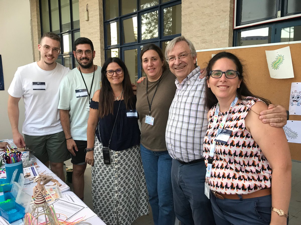 <a href="/UJIuniversitat/">Universitat Jaume I</a> Gracias al gran equipo de divulgadores <a href="/paco_olucha/">paco olucha</a>
<a href="/Carlos_AlfaroP/">Carlos Alfaro Pérez</a> <a href="/oscarnav02/">Óscar Navarrete Aliaga</a> <a href="/Isa_Alfer/">Isabel Almodovar</a> <a href="/PaliCarrasc/">Paula Carrasco</a>
que han hecho que niños y mayores disfrutemos aprendiendo en los talleres de #MedSalud #sciencegts #EuropeanResearchersNight #NitDeLaCiència #CiènciaalMediterrani #ciènciaUJI