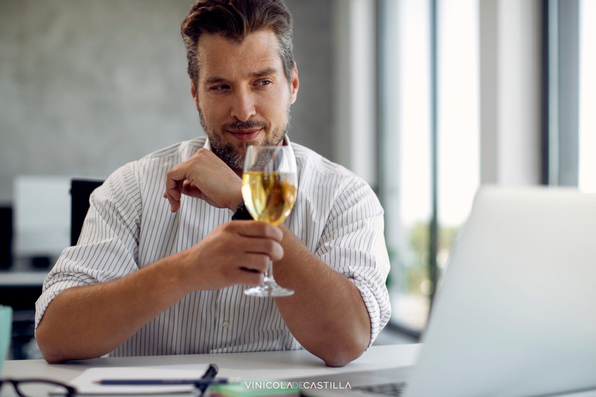 ¡Descorcha la rutina de septiembre! 🍇🍷 Encuentra el vino perfecto para cada momento del mes y haz que la vuelta a la rutina sea deliciosa. ➡️  buff.ly/3XIC5sY 
#VinosParaSeptiembre #VinícoladeCastilla