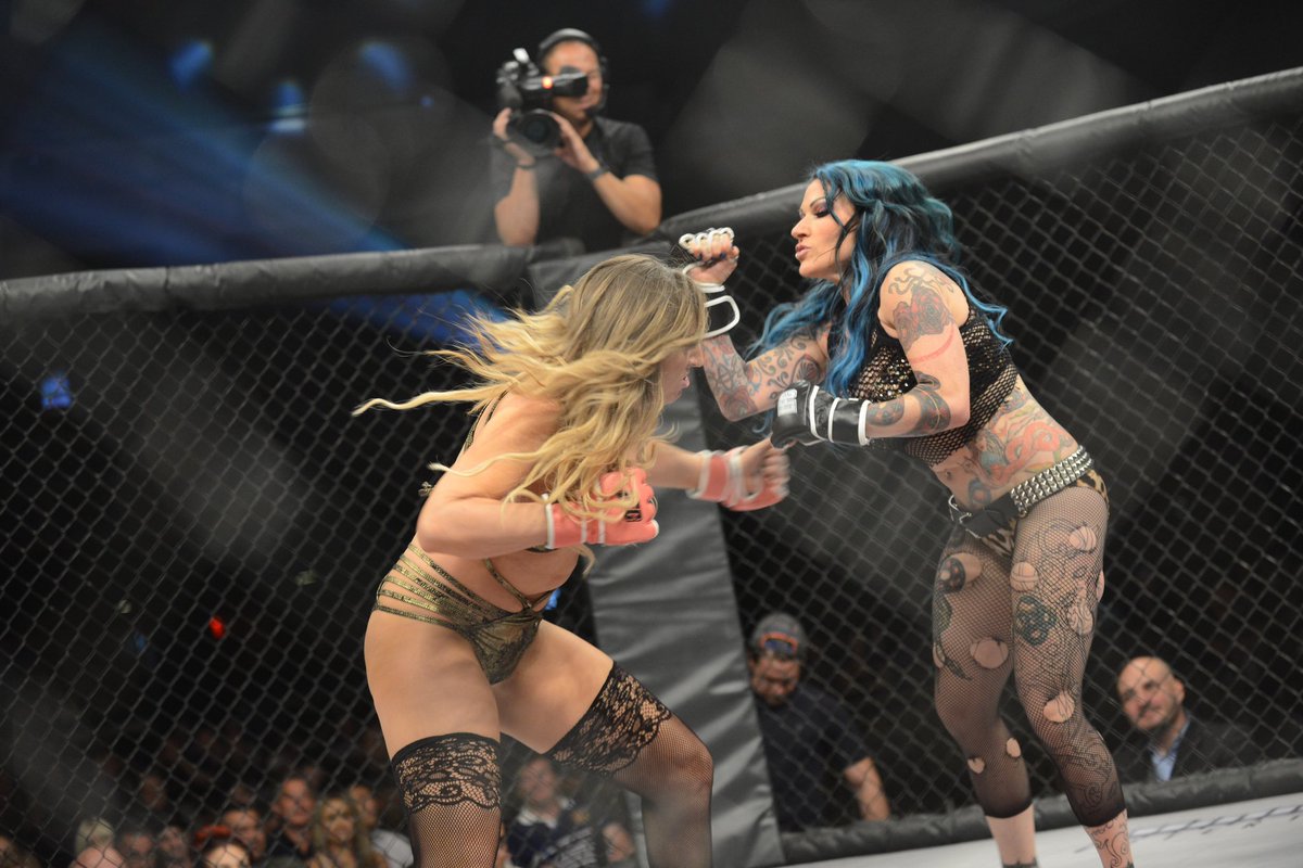 lfc_fights's tweet photo. Today’s featured fighter is Jenevieve ‘The Sorceress’ Hexxx. Known for an unusual fighting style inspired by her pet snakes, Hexxx has fought at LFC20, LFC27 & LFC31. Catch all of her uncensored fights exclusively at https://t.co/xxLD7lzvPh #LFC20 #LFC27 #LFC31 https://t.co/TGRQKsBenS
