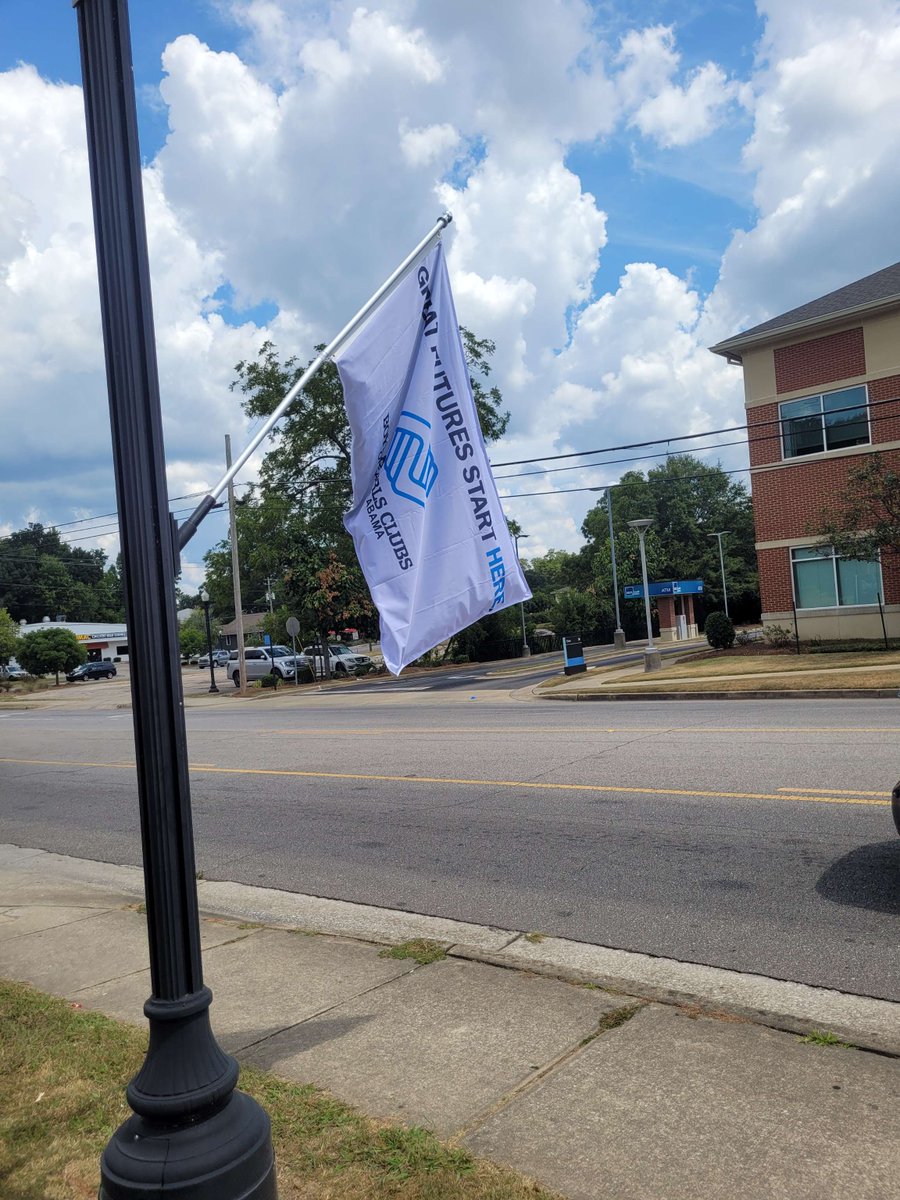 bgceastal's tweet image. Did you know… 🏈🚗 All donations from our gameday parking go to support the Boys &amp;amp; Girls Clubs of East Alabama! 🙌 Park with us &amp;amp; make a difference in local club kids’ lives while enjoying the game day fun! 🎉 #GameDayParking #SupportOurYouth #BGCEASTAL #LevelUp