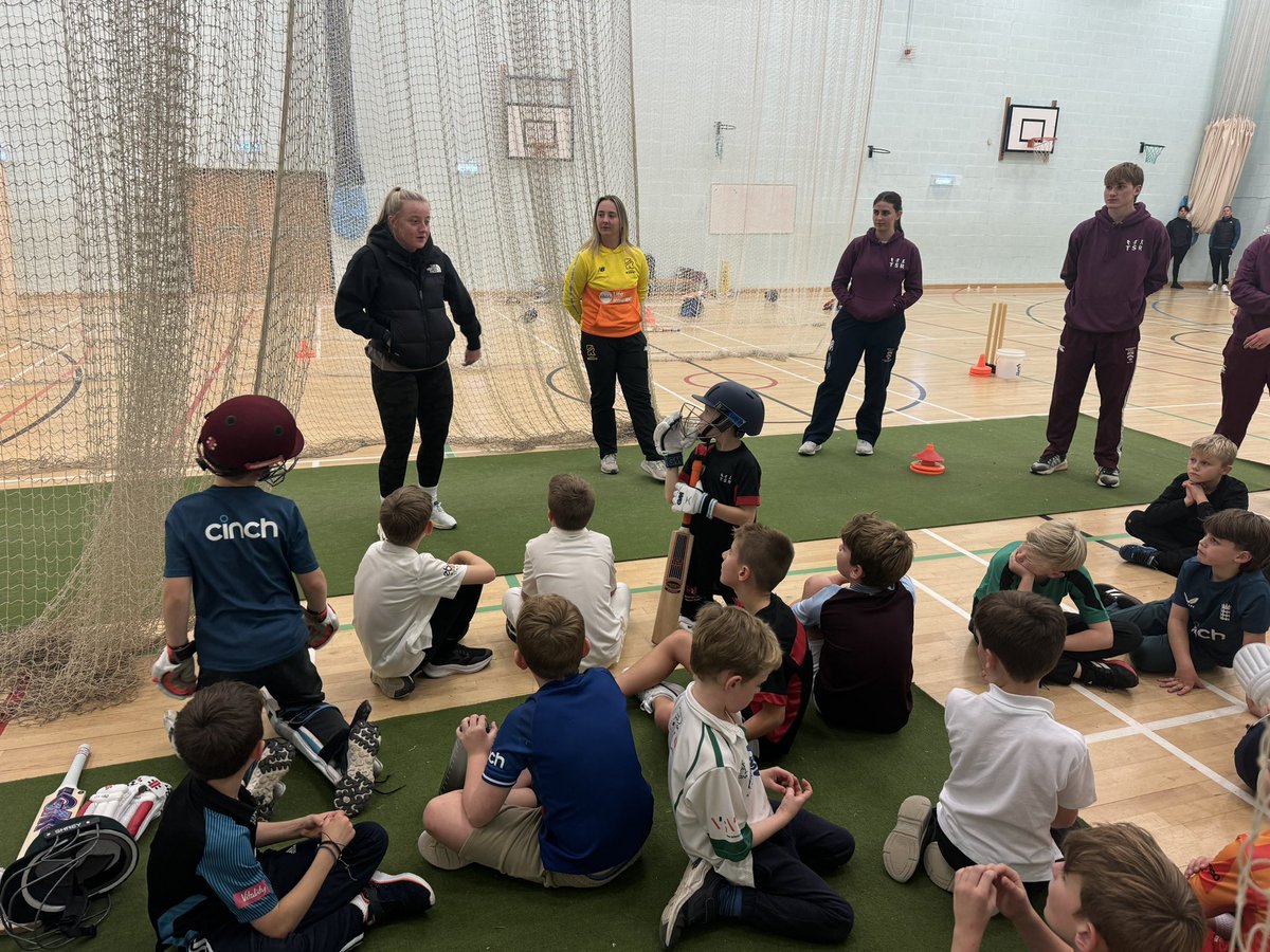 Awesome junior Academy tonight - kicked off with a visit from England international cricketer <a href="/CharisPavely/">Charis Pavely</a> and Trent Rockets Hannah Hardwick. #shouldhavegonetoTSR
