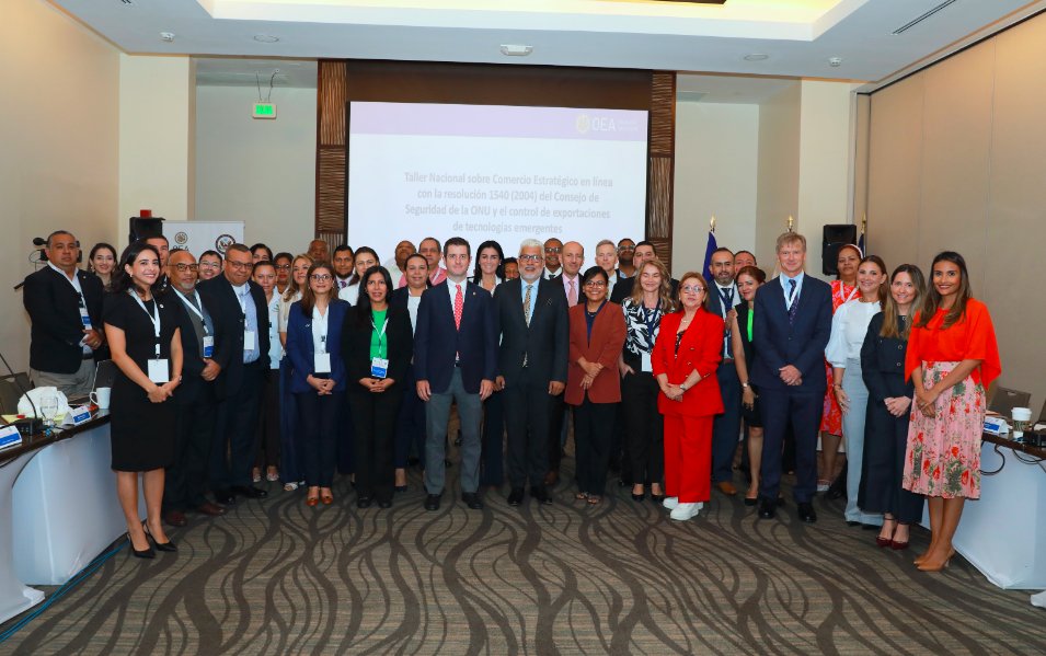 OEA_CICTE's tweet photo. La #UNSCR1540 🇺🇳 obliga a los Estados a desarrollar un control de exportaciones para prevenir proliferación de #ArmasDestrucciónMasiva. Esta semana desarrollamos en Panamá 🇵🇦 un taller de capacitación sobre #ComercioEstratégico y control de exportaciones tecnologías emergentes https://t.co/ghc9yR9X3Q