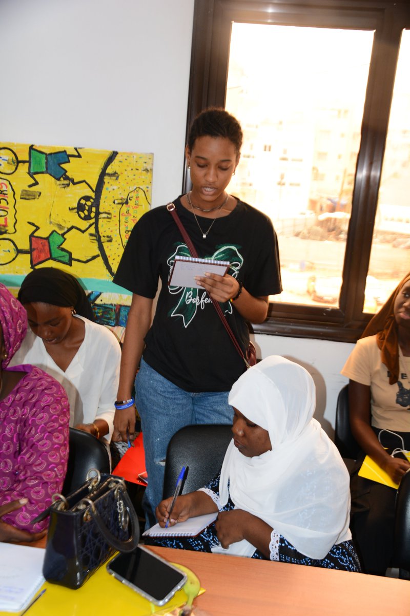 pencumndakaru's tweet photo. Formation de 20 jeunes membres de

 Pencum Ndakaru sur la protection des enfants en ligne aprés la session des formateurs animée par la CAPE en partenariat avec ChildFund.
OSEAC : Online Sexual exploitation and abuse of Children. https://t.co/I4VEfrXrQX