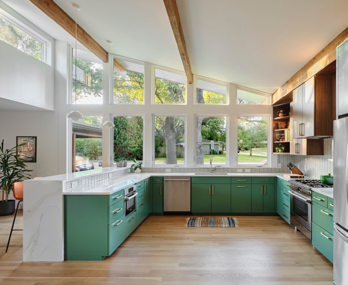 Catalyst_Texas's tweet image. Green cabinets are a fantastic way to introduce vibrant, earthy tones to your kitchen! They complement natural light and connect with the outdoors! What&apos;s your favorite shade of green?
.
#CustomCabinets #CatalystAustin #KitchenRemodeling
catalystaustin.com/the-benefits-o…