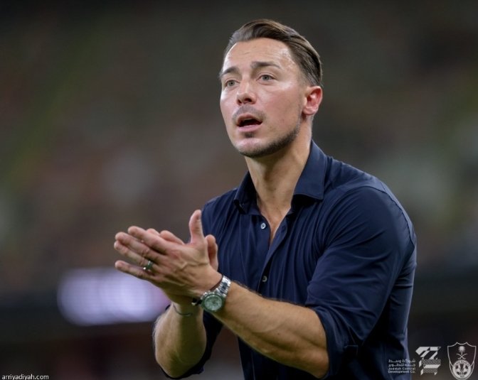 المدرب الذي لعب مع القادسية ضد الاهلي
#الاهلي_القادسية