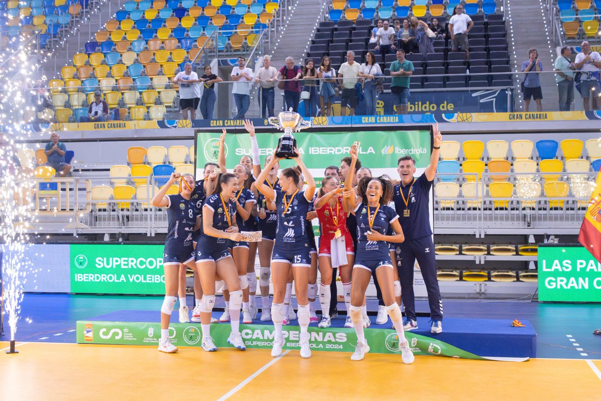 RFEVB's tweet photo. 🏆🏆 @CVCIUTADELLA suma su segunda #SupercopaVB @Iberdrola
⚔️ Las baleares vencen 3⃣➖1⃣ a @cvjavolimpico_ en un gran encuentro
👑La opuesta Jimena Fernández fue designada #MVPIberdrola
📰 https://t.co/1F8Ck7Dkrb https://t.co/gx8pwEqqqr
