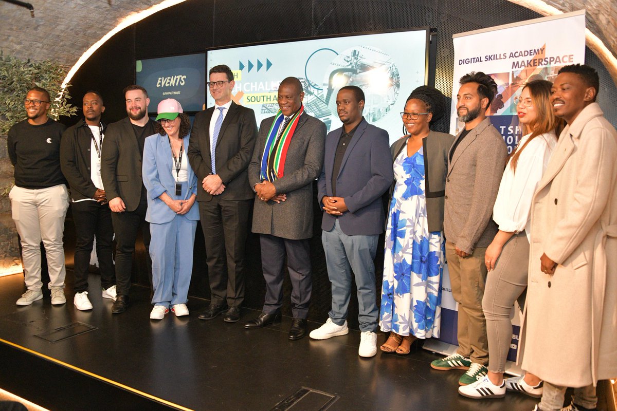 PresidencyZA's tweet photo. @PMashatile | "Together as South African Government and Irish, we should continue to invest in young people and use our collective knowledge, skills, and resources to drive innovation, foster creativity, and build a more inclusive tech ecosystem,"

#IrishTechChallengeSA https://t.co/6B0TS2Dw7x