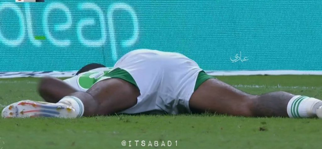 ahli_yellow's tweet photo. مين باقي يعطينا ؟ https://t.co/fkzCDYYBFc