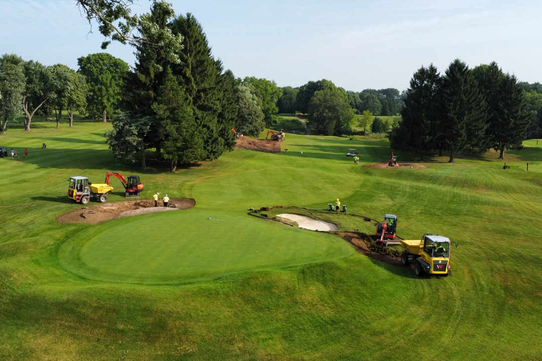 A bird's eye view showing the removal of existing bunker sand and sod underway on Hole #16 at the <a href="/lookoutpointcc/">Lookout Point CC</a> in Fonthill.
.
.
.
#golfcoursearchitecture #golflife #construction #constructionsite #gamechanger