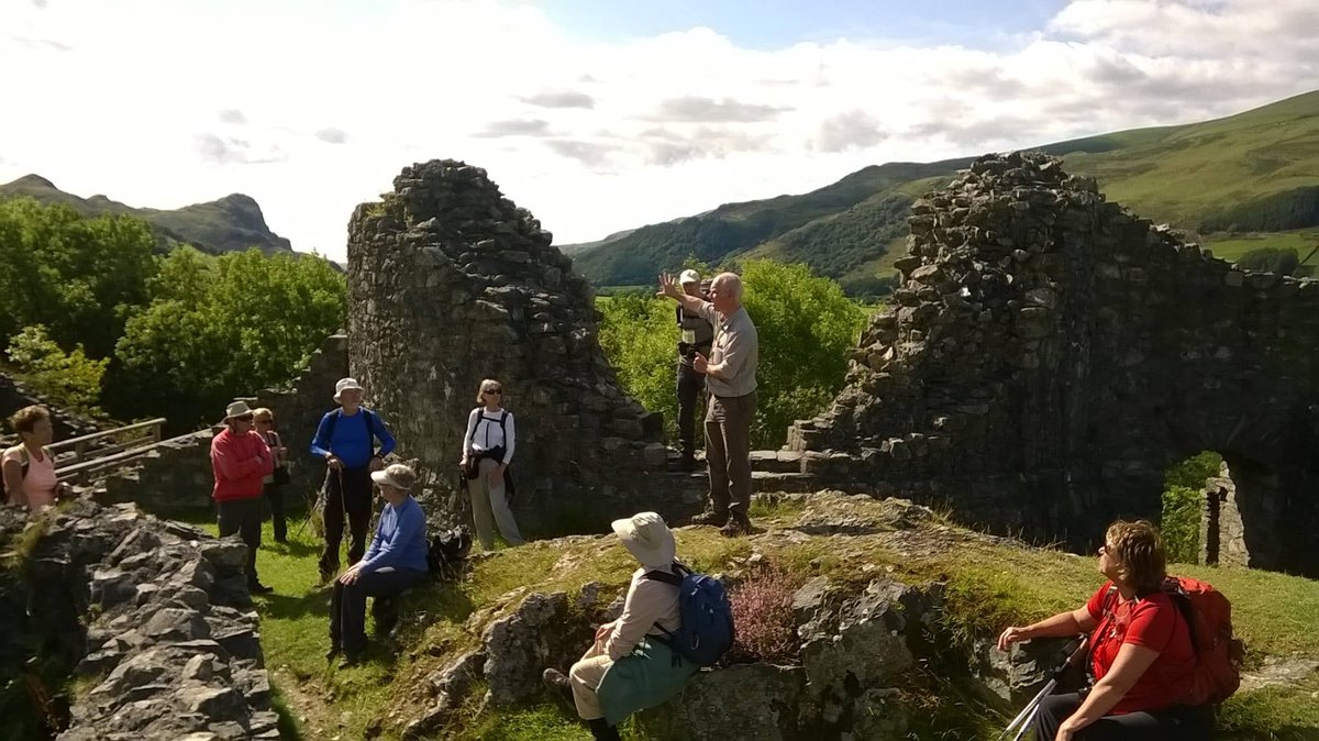 Penwythnos Yma 11am 1pm 3pm CASTELL Y BERE
This Weekend 11am 1pm 3pm CASTELL Y BERE
cadw.gov.wales/open-doors-cas…