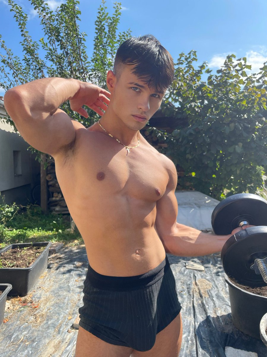 fitdillonn's tweet photo. I am 19teen… do you think it can get bigger ?🥹

https://t.co/QIhHYLz7PY
My special website 👆❤️ https://t.co/l5aRKsIJ0u