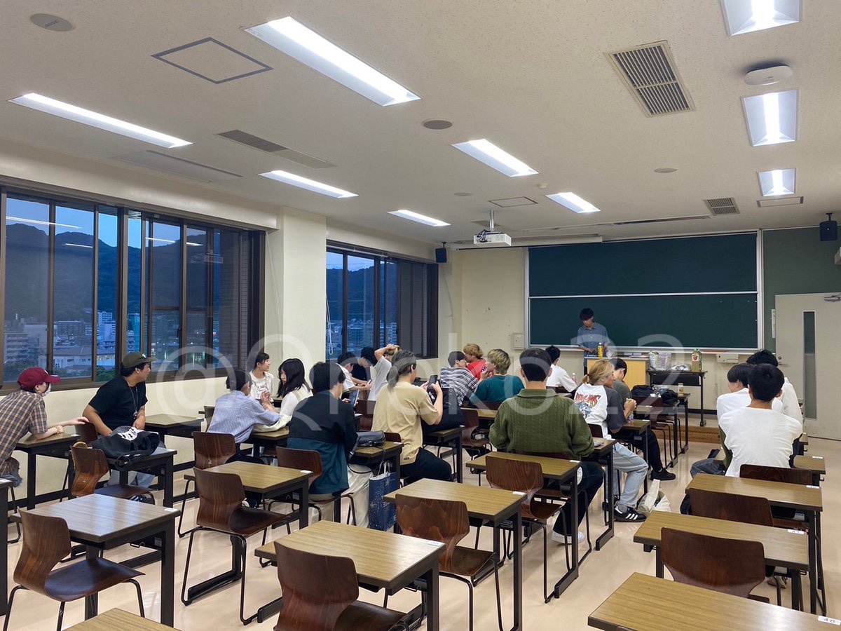 Qneko22's tweet photo. 先日、九州産業大学ねこ愛好会さんと交流会を行いました。九産大の大学祭(香椎祭)のポスター作りとして猫のイラストを描きました🐱和気あいあいとした雰囲気の活動で、良い刺激を貰えたので今後の活動に活かしていきたいと思います。
九産大ねこ愛好会のInstagramはこちら👉 https://t.co/yNix2aNY0s https://t.co/5SwetkWzxM