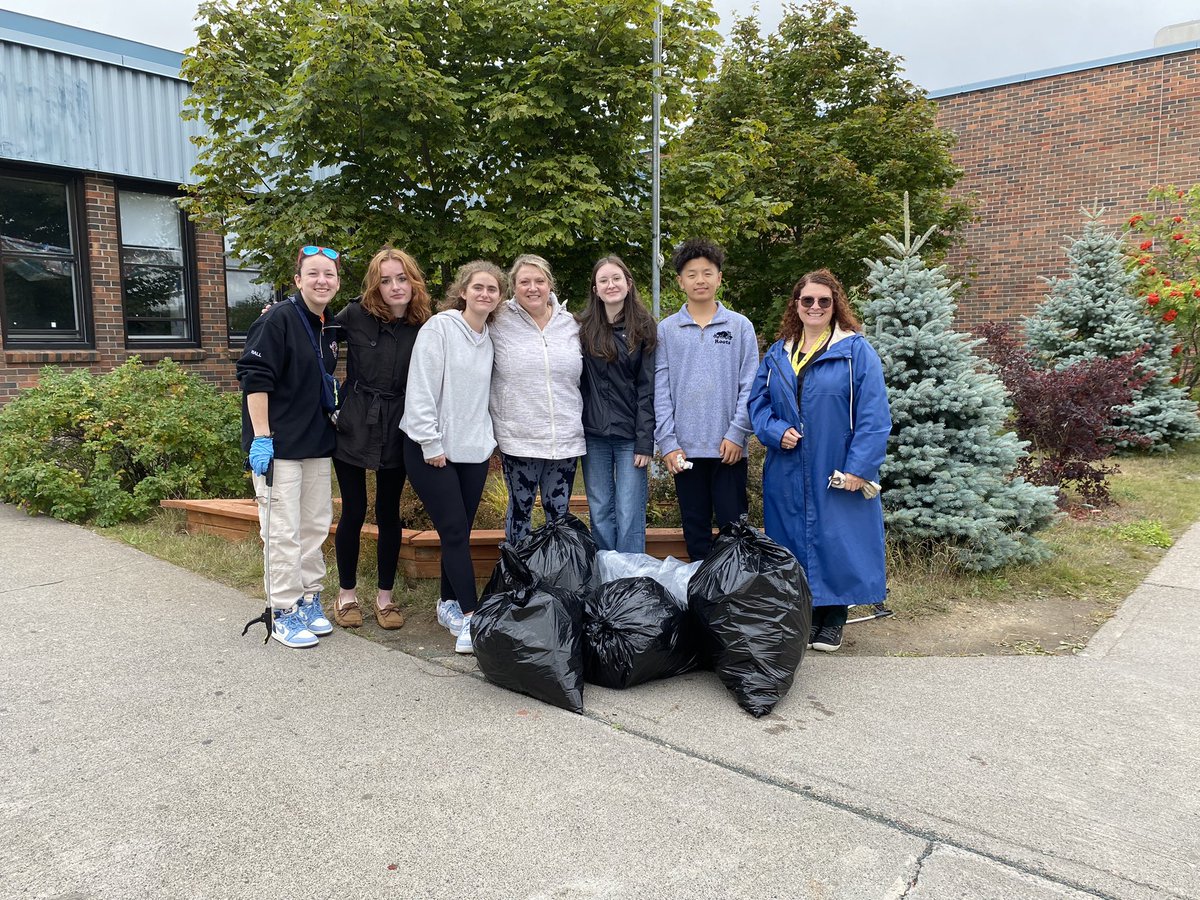 HSHenvironment's tweet photo. Yesterday we had our first clean up of the year. Thank you to those who came and helped. We collected several bags of garbage and made the school property much cleaner. If you are interested in participating in the future, please reach out. https://t.co/tSNqRSuMW0