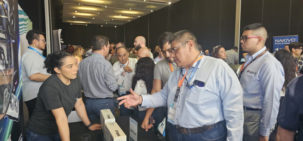 Importación Digital tweet media