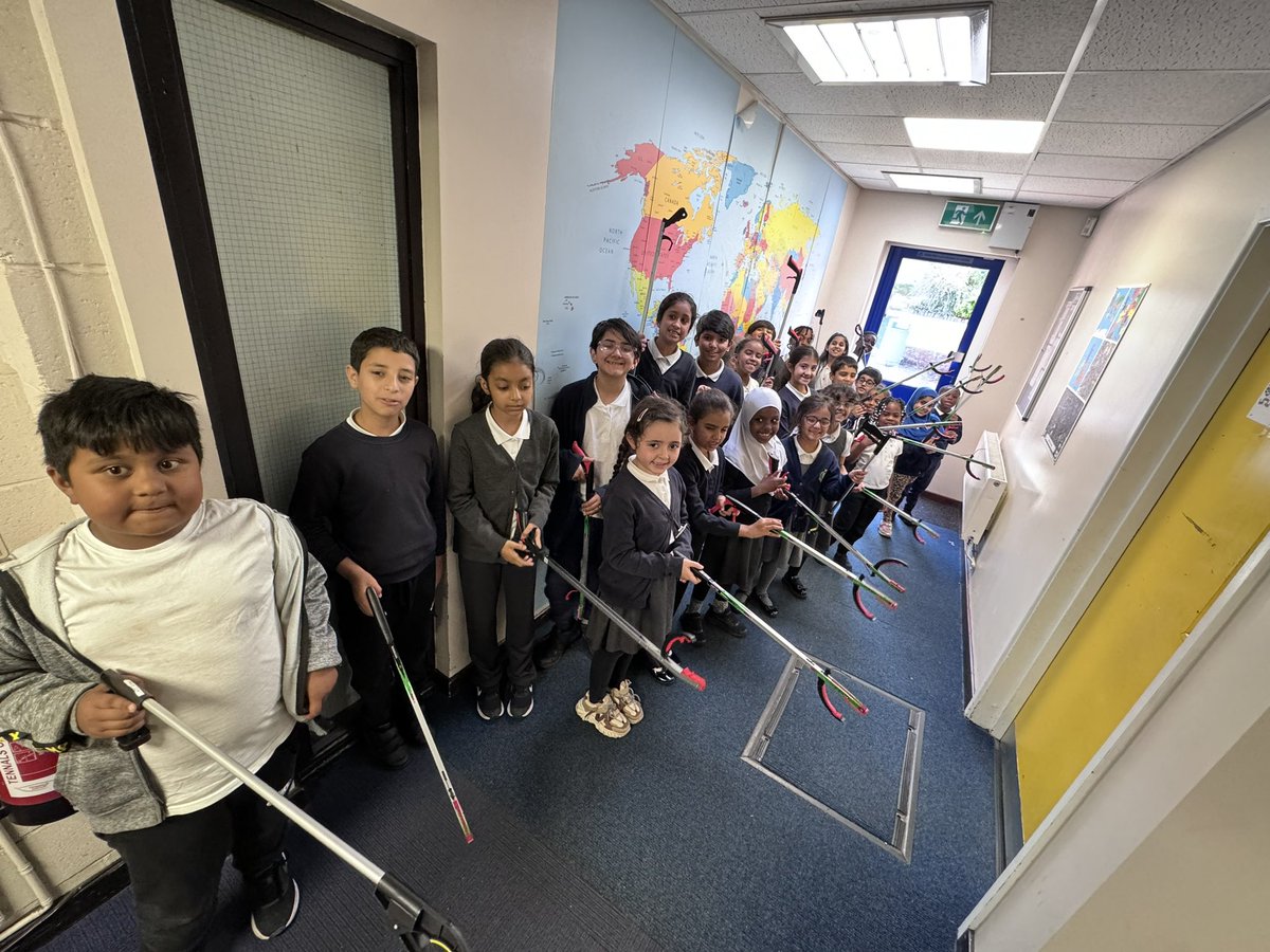 WelfordPrimary's tweet image. Miss Fortner’s Litter Police have made a promise to do their very best to keep our school area both inside and out free from litter. What super stars they are! 💚🌎 @EcoSchools #eco #Sustainability #protecttheearth