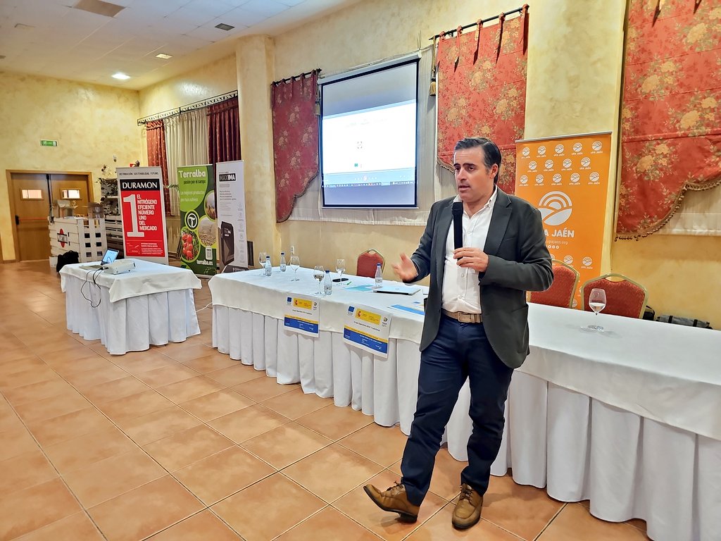 Nuestro secretario general, <a href="/CristobalCano26/">Cristóbal Cano Martín</a>, explica la importancia del Grupo Operativo <a href="/AOVETradicional/">AOVE Tradicional</a> y la gran aceptación de los agricultores que han hecho suyo este proyecto de valorización y tecnología. #UPAJaénMásNecesariaQueNunca