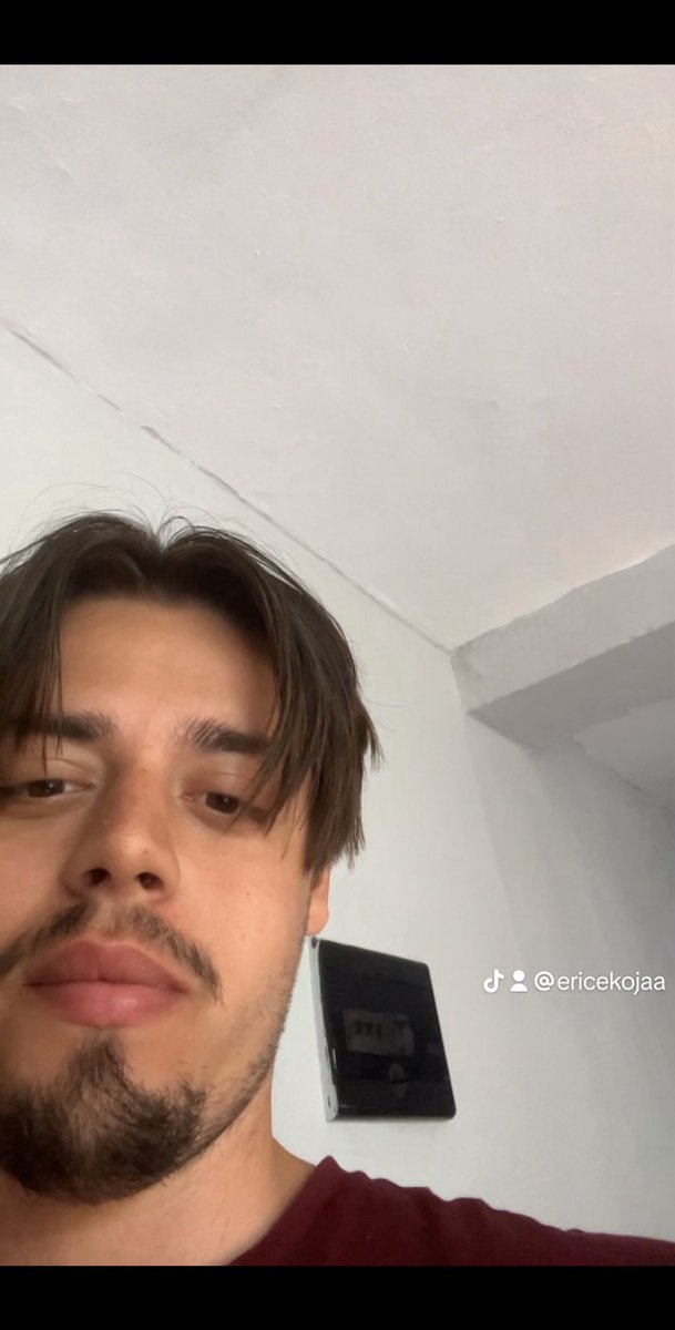 Eri 🇦🇱🇽🇰 tweet media