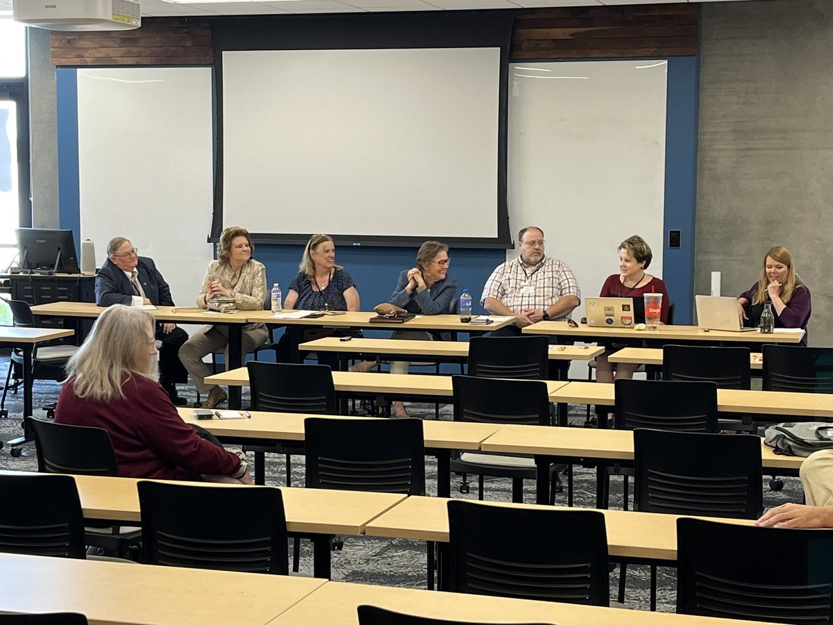 ICA_iowa's tweet photo. Afternoon sessions on fantastic topics! Discussions on online tech and our G. Jon Hall Online GIFT Forum, oral communication and public speaking classrooms, plus our keynote Dr. Kendra Hall from @WesternIowaTech! #icaiowa24 https://t.co/9HUtZfwTNi