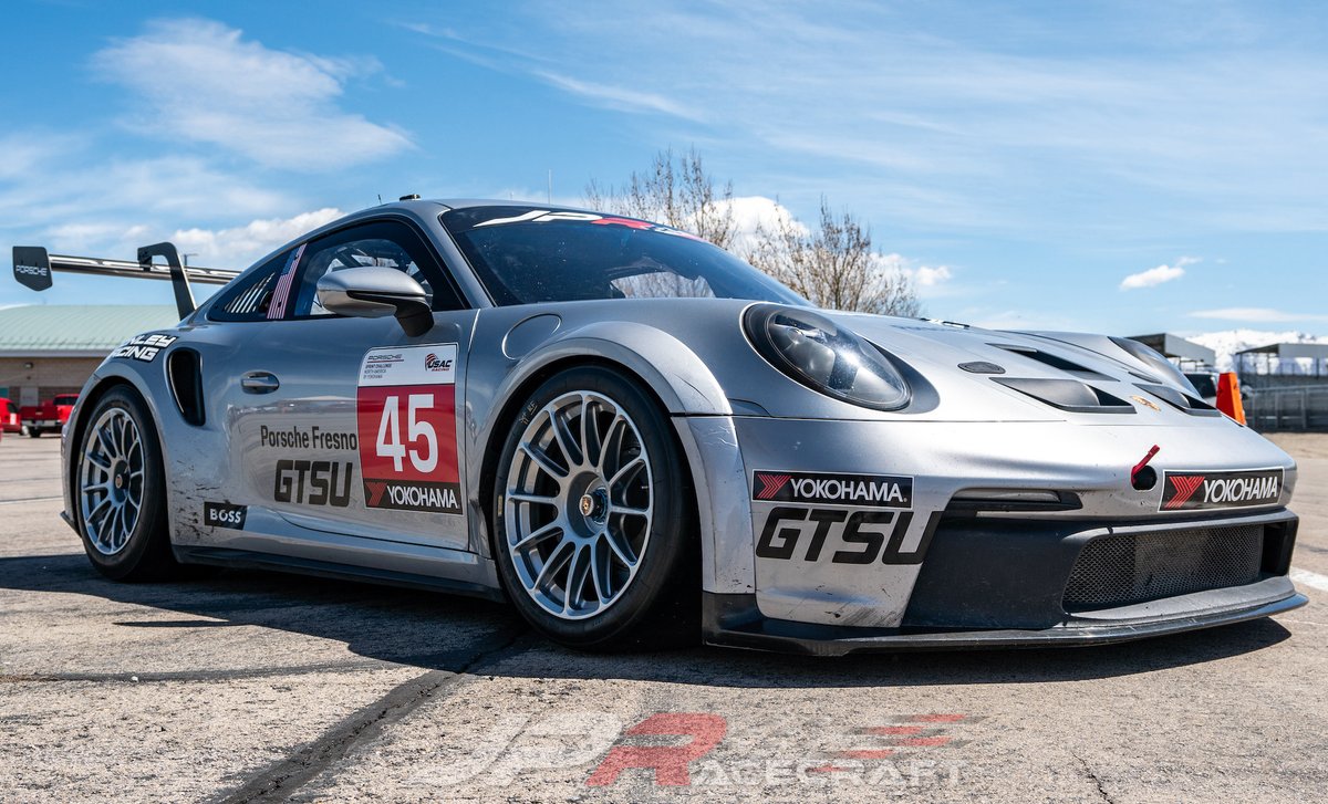 ForgelineWheels's tweet photo. Unlimited. The team at Utah's @JDPMotorsports built this wild GTSU-class 2022 992 #Porsche #911Cup Car for Clint Conley and equipped it with these Yokohama slicks and 18x12/18x13 #Forgeline one piece forged #monoblock #TS1R #centerlock wheels finished in Hyper Silver! See more at: https://t.co/3qUn9ysqhB