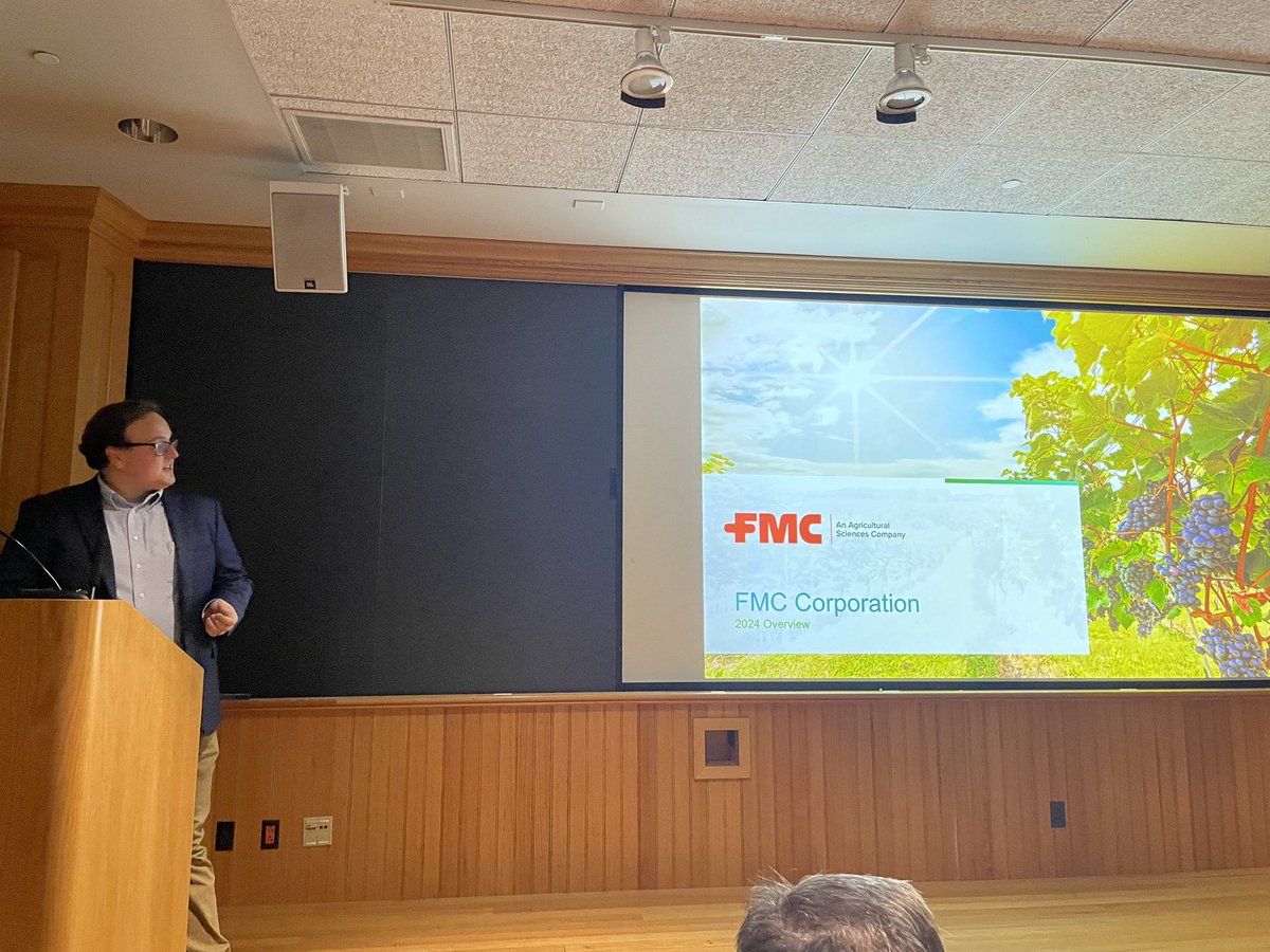 POCC_Chem's tweet image. What a phenomenal turnout for our first seminar of the year! An inspiring talk on using what carbons to guide total synthesis strategies in the @SASnyderLab ! Thank you to all the students, faculty, and industry chemists for attending! And thank you to @FMCCorp for sponsoring!