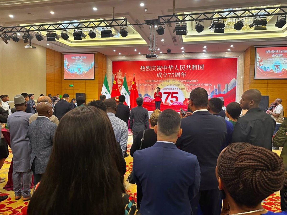 En la noches de hoy viernes, 27 de Septiembre, la Directora General de GEPetrol Doña Teresa Isabel Nnang Avomo, ha tenido el honor de participar en el Hotel Anda China en la recepción por motivo del 75° aniversario de la Fundación de la República Popular China.