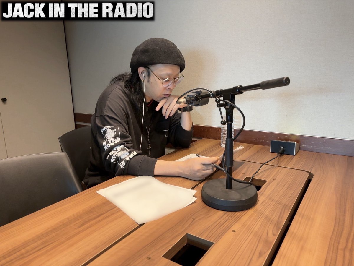 jitradio's tweet photo. 今夜9/28(土)深夜1:30
【JACK IN THE RADIO】最終回
#TOKYOFM #JITR

パーソナリティ #逹瑯 1人でお届け🎙️
時間の限りメッセージ紹介‼️

15年前 #MUCC からKenさんの順番が奇跡だった‼️
ラジオは貴重で大切な場‼️

お知らせが…⁉️
📻https://t.co/nYWLGHl1hc

@muccofficial @mucc_tatsuro @tatsuro_sw https://t.co/SnOCkhNQ3A