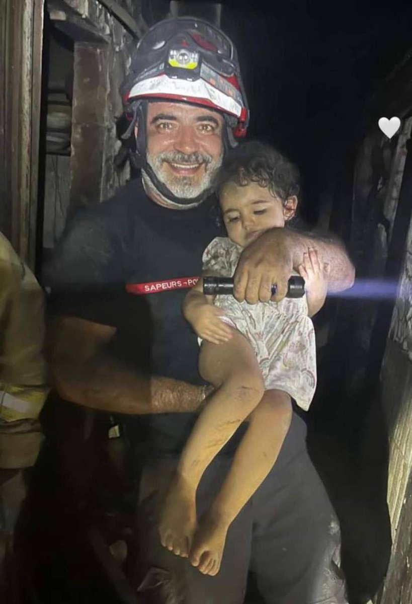 ⚡️ A girl was pulled out alive from under the rubble in the southern suburb.
