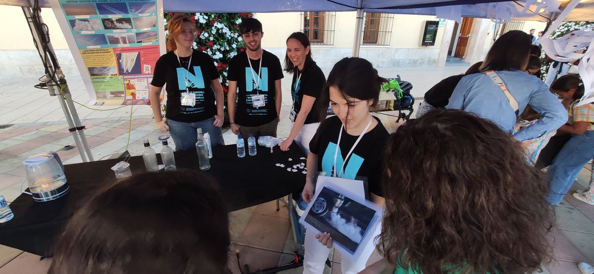 Noche de los Investigadores e Investigadoras. Lo hemos pasado bien hablando de la radiación solar ultravioleta y de las nubes. #EuropeanResearchersNight #ERN2024 <a href="/UExDivulga/">Cultura Científica UEx</a> <a href="/infouex/">UEx</a>