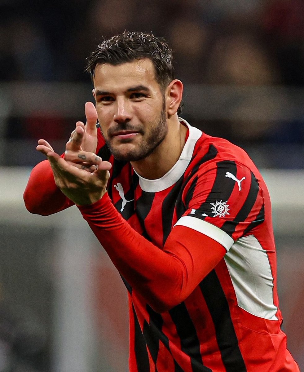 nicolo_bortolat's tweet photo. DEFINITIVA 😍😴

#theo #MilanLecce #milan https://t.co/lAzdpJgJd0