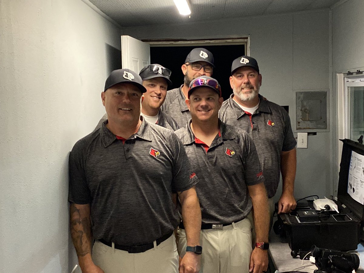 🏈Final:

Hoisington 53, SW Heights 6

Coach Zach Baird picks up his 100th win. Just starting his 11th season, Baird has a winning percentage of 83%. Great coaching staff pictured here. 

#chirpchirp