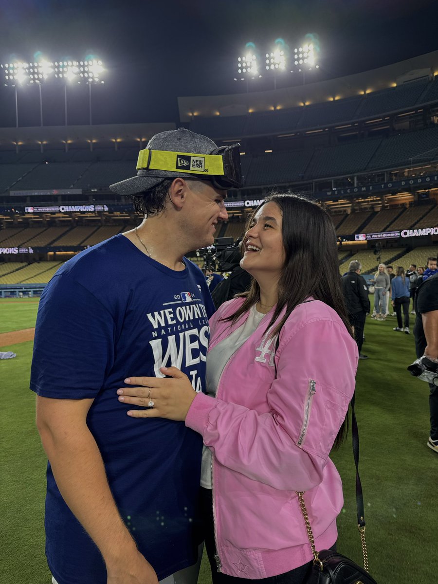 Anisa Herlinda Garcia tweet media