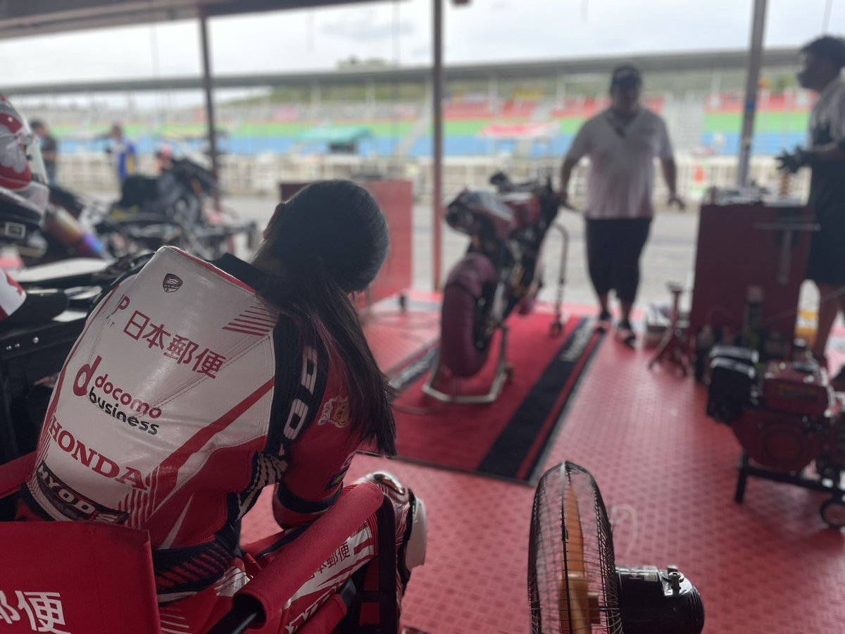 予選 結果
P6 ⏱1′40.682

この後の予定
11:25~ 12:10 ピットウォーク🏍

 #全日本ロードレース選手権 
 #JGP3 
 #岡崎静夏