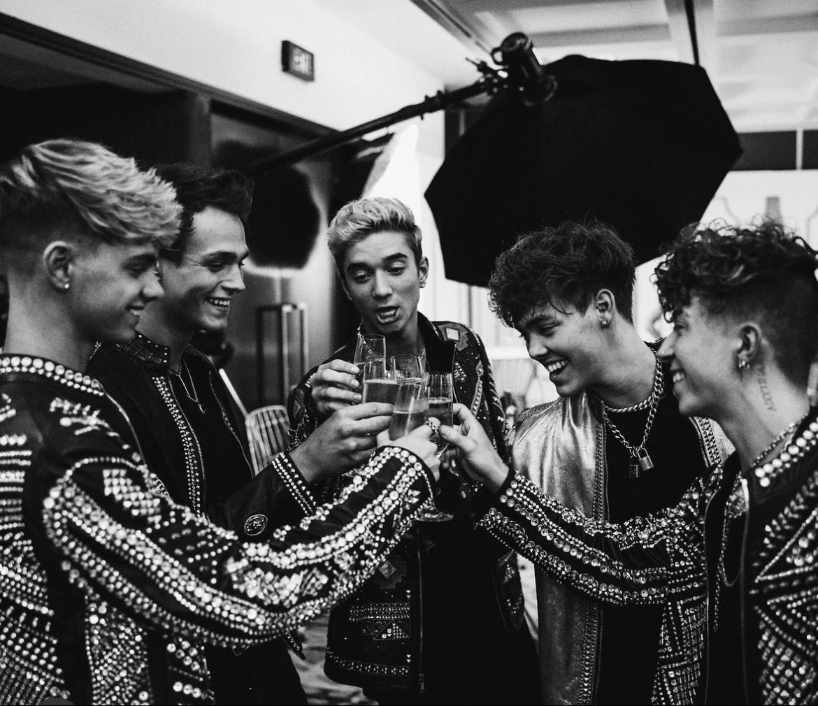 issa__24's tweet photo. happy 8 tears to the boys that made me smile and laugh. thank you for the amount of love you gave us and the best memories any fan would wish to have. thank for the amazing people that we met through you guys. thank you. we love you and are so proud of each one. #8yearsofWDW https://t.co/sqU4BOXyTD