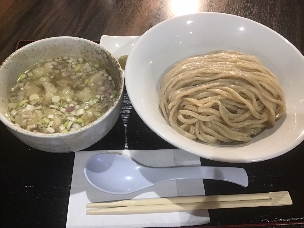 おはようございます☀
本日も11:00〜15:00で営業致します

明日29日は毎月恒例500円サービスデー！
今月は
「ホルモン塩つけ麺(900円)」を
500円にてご提供(大600円)

#らーめん　#大阪　#寺田町