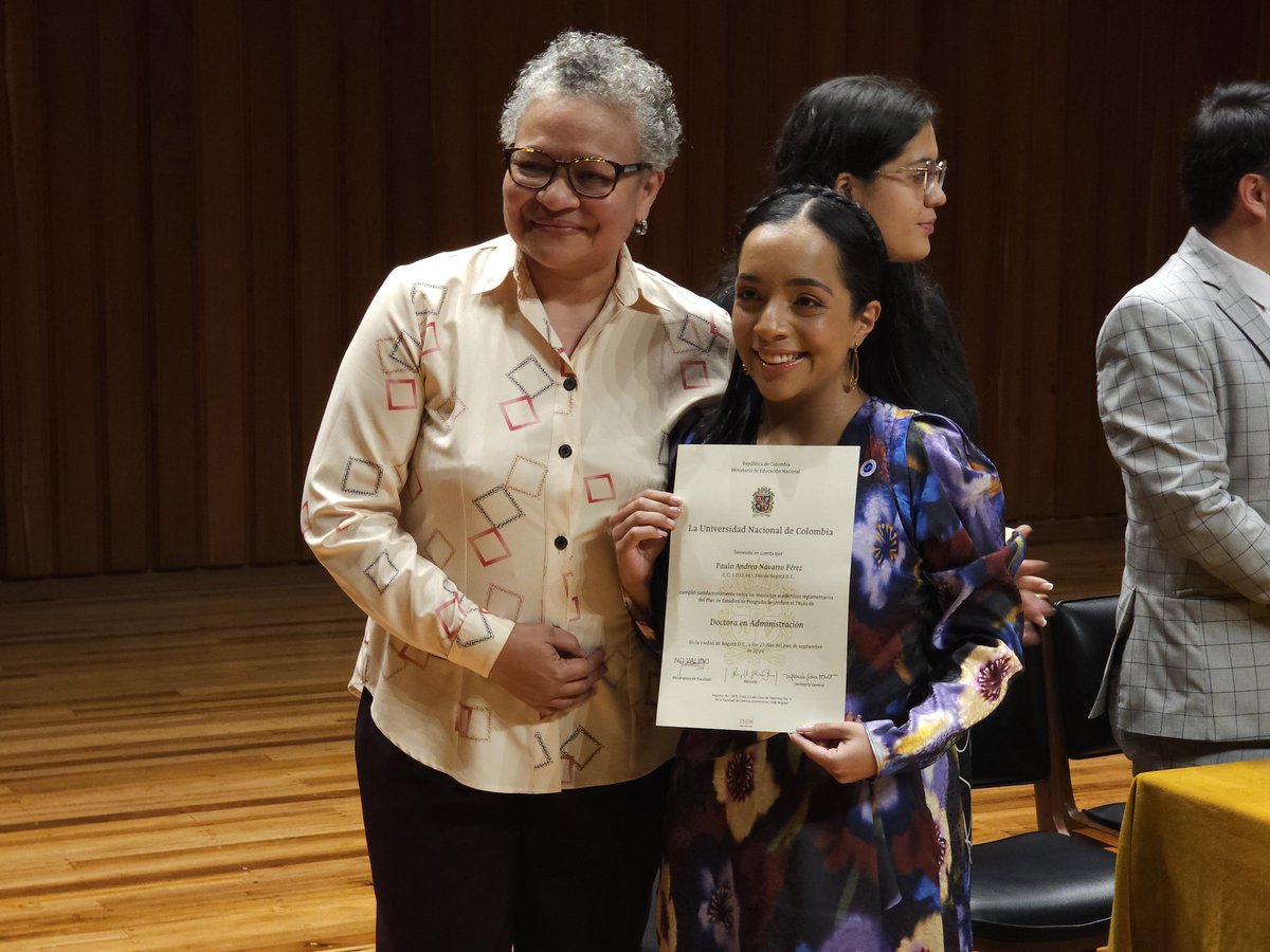 fceunal's tweet photo. 🎓#OrgulloFCE Hoy 27 de septiembre se llevó a cabo la segunda Ceremonia de Grados del año 2024 🏛️🇨🇴
✨Las y los protagonistas fueron las nuevas generaciones de profesionales en pregrados y maestrías de la Facultad de Ciencias Económicas ❤️
#SomosFCE #Unal #FCEUNAL https://t.co/adFadYwIVq