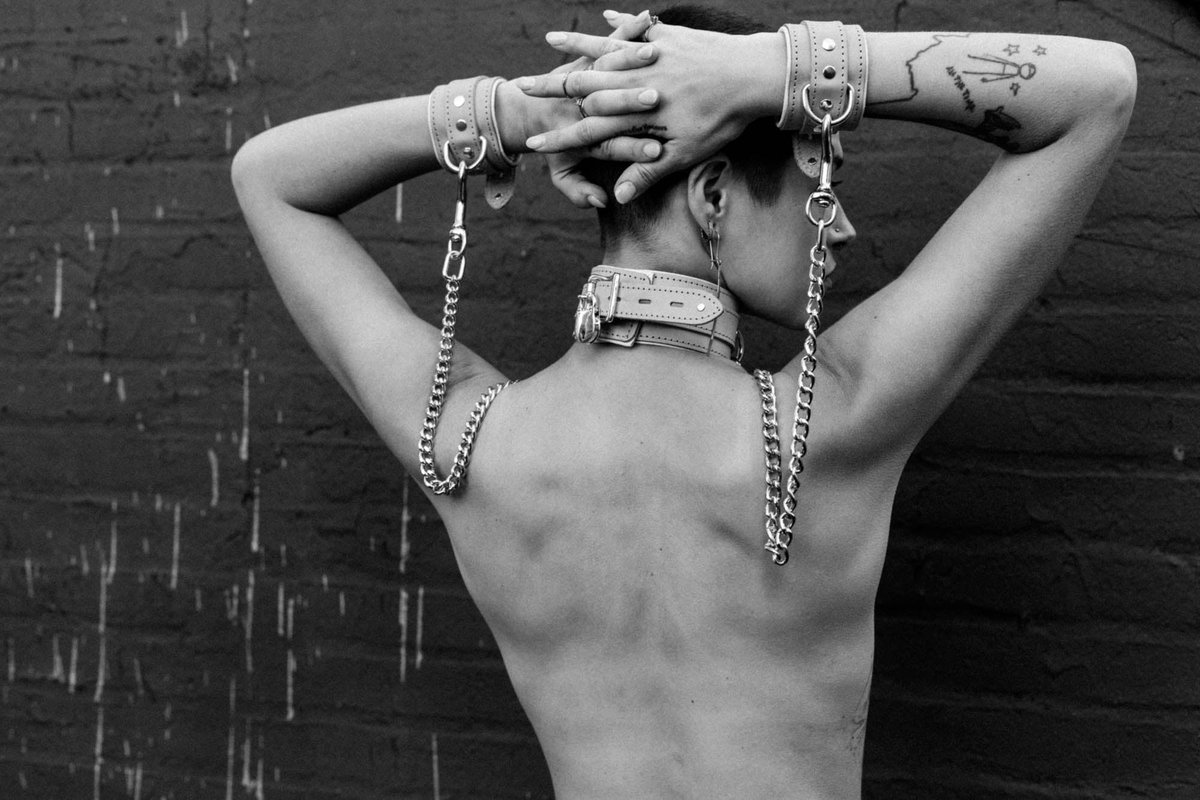 VPLeather's tweet photo. Beyond expectations. 🌆 #BDSMCommunity #Bondage #LiveBoldly #KinkCommunity #LeatherLife https://t.co/b96QunxqgJ