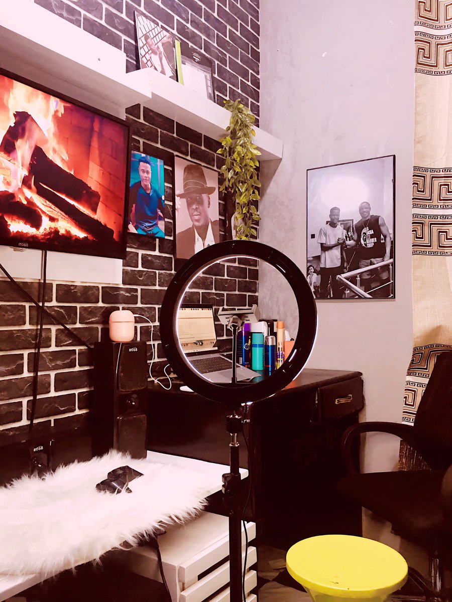 kendrickmsodok1's tweet photo. ๐
๐ผโโ๏ธPlatinum Designer home working place
#iRefuseToStop https://t.co/PtBJfxxTYH