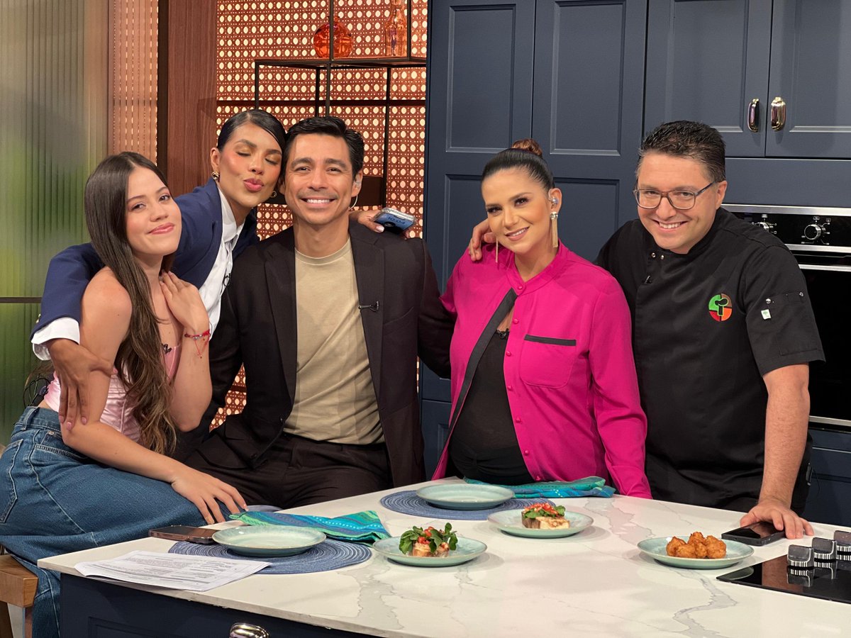 ¿Te gustan los camarones 🍤? Aprende a hacer unas ricas albóndigas para que sorprendas a todos tus invitado junto a @merlingessen en #PortadasAlDía 🧡 ¡Ingresa a la página de #Venevision y sigue los pasos 👉🏼 venevision.com/recetas/prepar…!