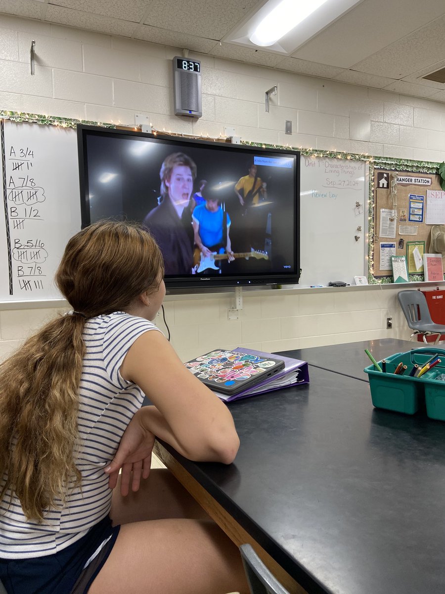 If you're gonna wear the shirt, you gotta know the band. <a href="/SRMS_Official/">Seneca Ridge Middle</a> <a href="/cher/">Cher</a> #cher #sonnyandcher #hallandoates